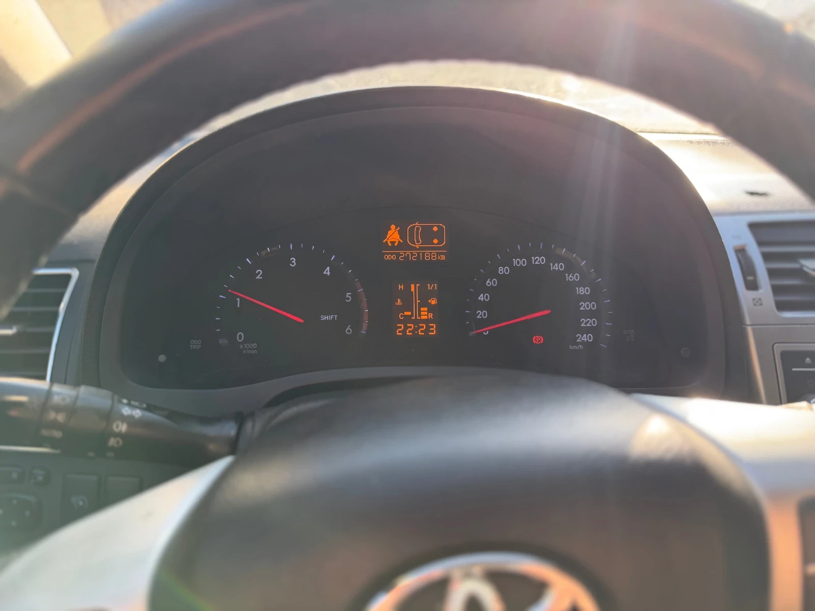 Toyota Avensis  - изображение 8