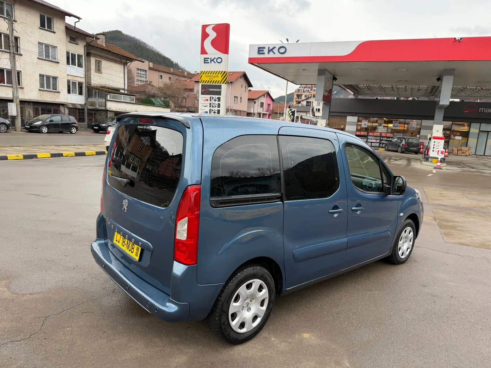 Peugeot Partner 1.6HDI/Автоматик/Топ състояние! - изображение 7