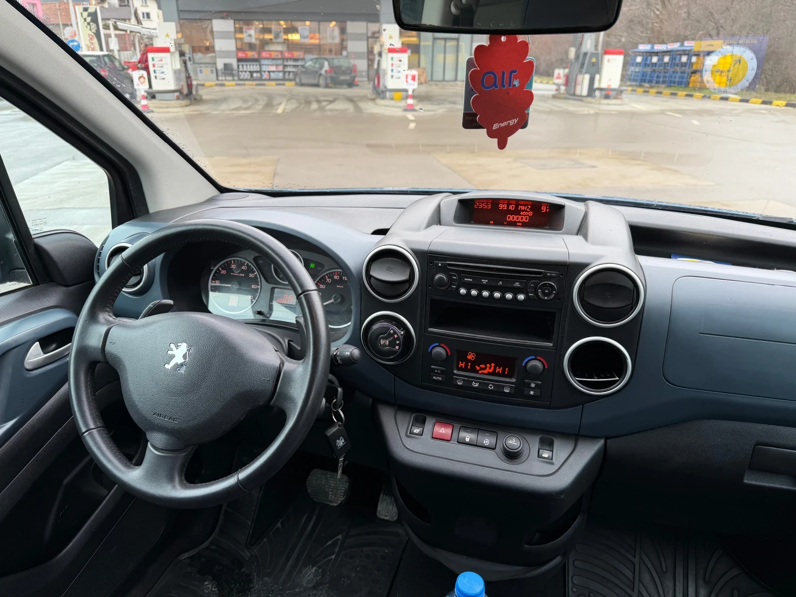 Peugeot Partner 1.6HDI/Автоматик/Топ състояние!, снимка 12 - Автомобили и джипове - 53788990