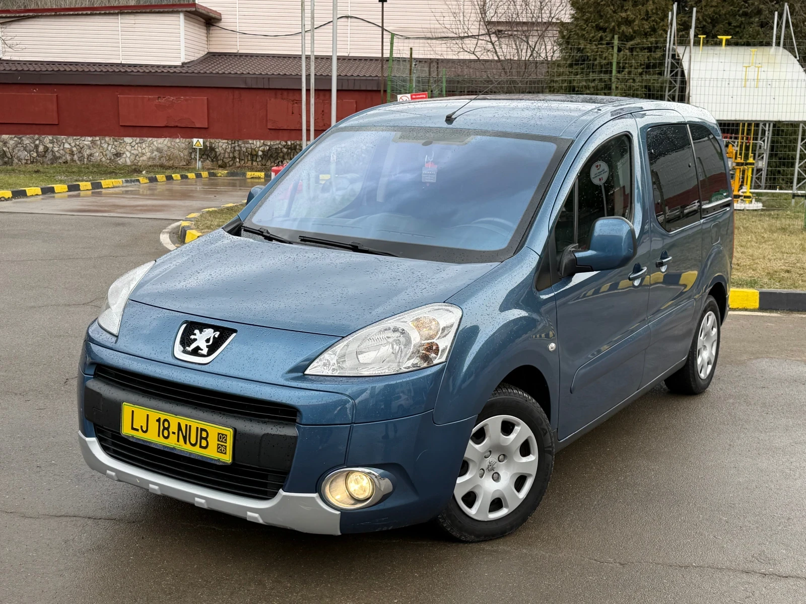 Peugeot Partner 1.6HDI/Автоматик/Топ състояние! - изображение 3