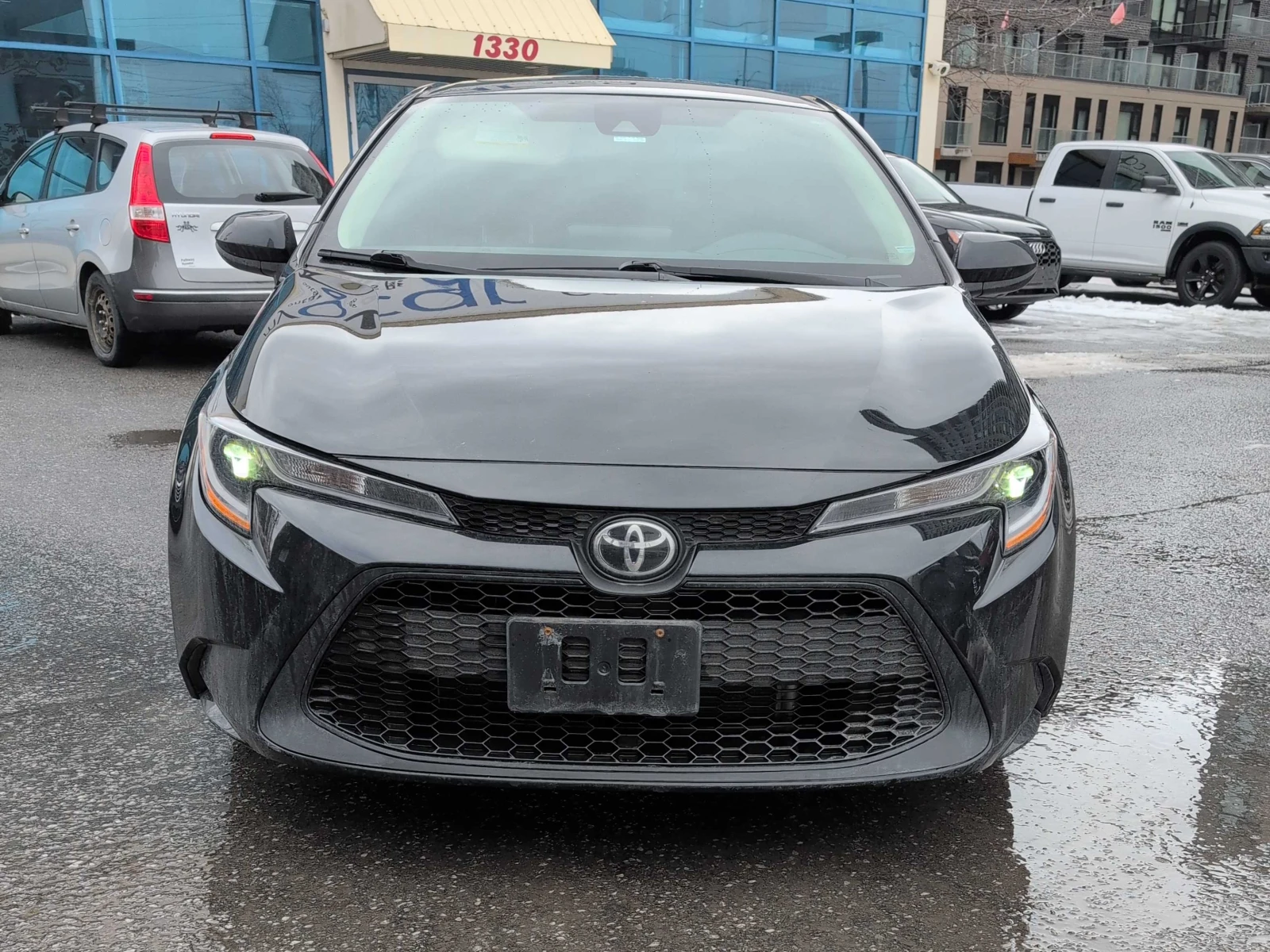 Toyota Corolla LE CVT * * CARFAX * * АВТО КРЕДИТ * * , снимка 2 - Автомобили и джипове - 53940355