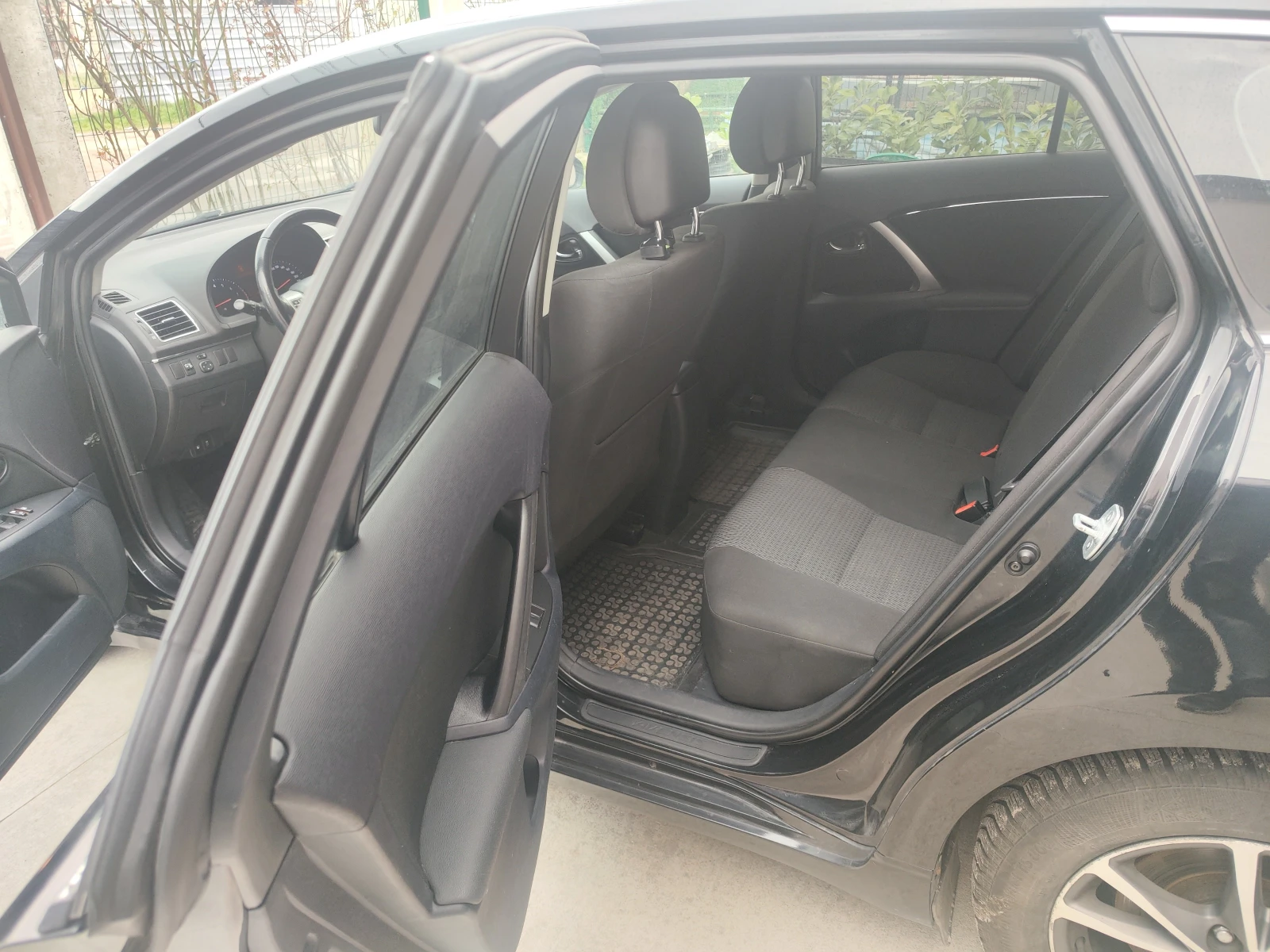 Toyota Avensis T27, снимка 10 - Автомобили и джипове - 53971606