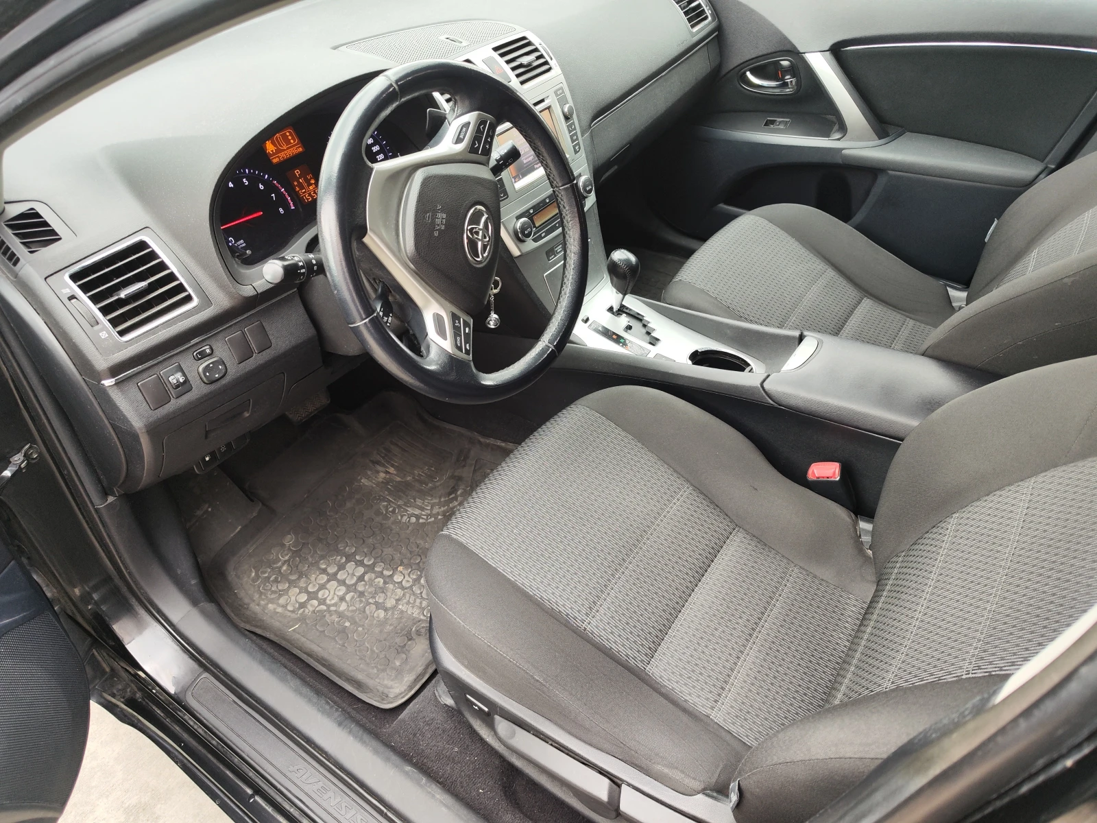 Toyota Avensis T27, снимка 15 - Автомобили и джипове - 53971606