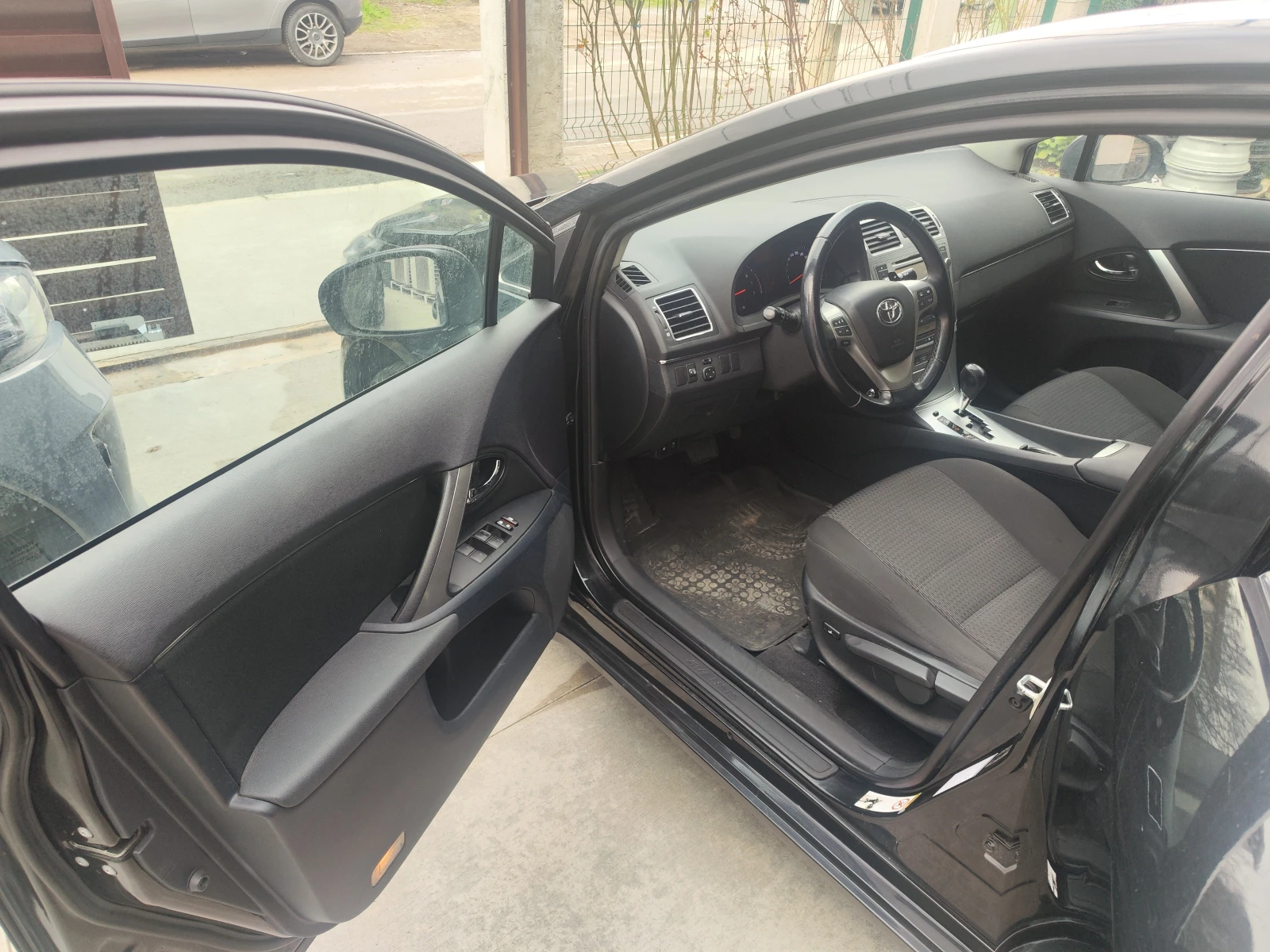 Toyota Avensis T27, снимка 12 - Автомобили и джипове - 53971606