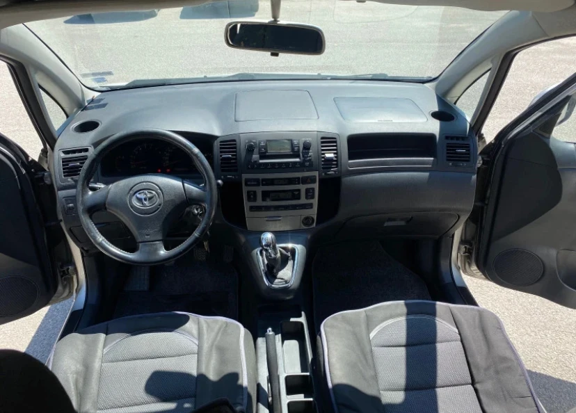 Toyota Corolla verso 1.8 vvti, снимка 6 - Автомобили и джипове - 54208975