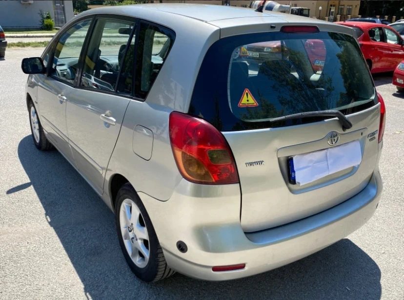 Toyota Corolla verso 1.8 vvti, снимка 3 - Автомобили и джипове - 54208975