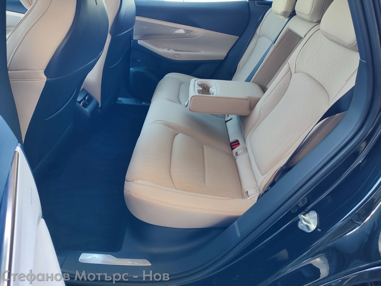LynkCo 08 More 1.5 PHEV (208hp) AT, снимка 13 - Автомобили и джипове - 54816878