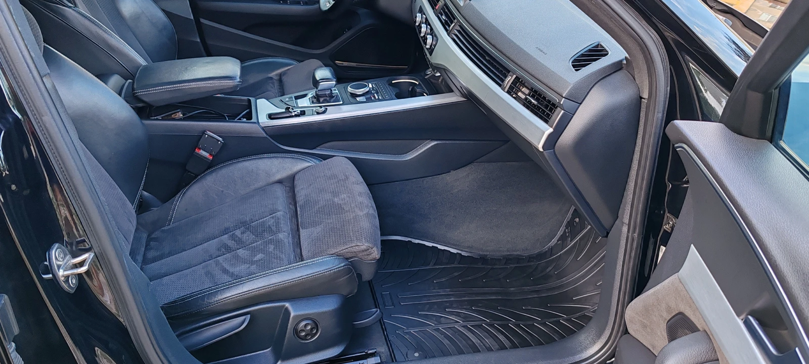 Audi A4 3.0TDI 3xS LINE, снимка 13 - Автомобили и джипове - 55295582