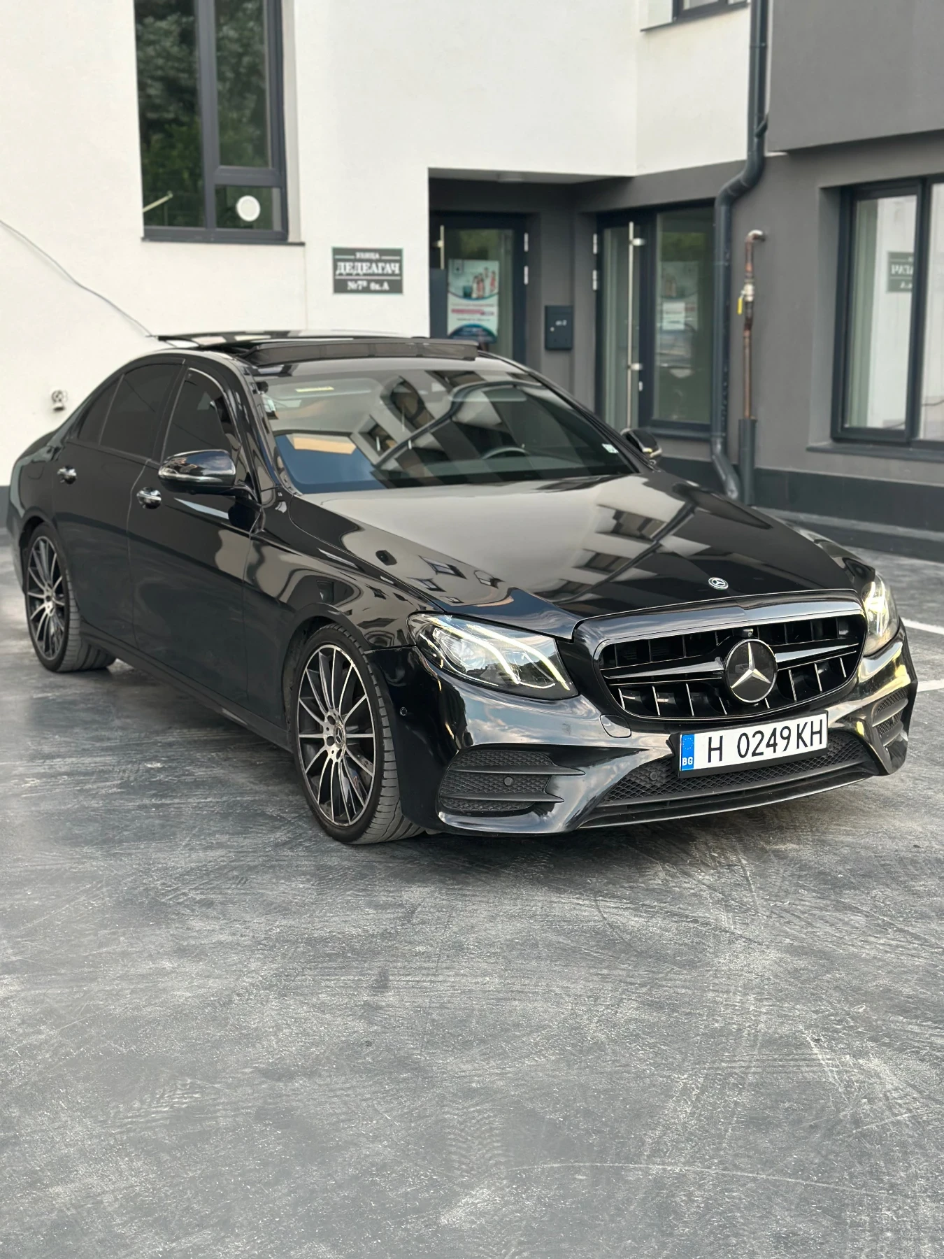 Mercedes-Benz E 350 AMG LINE, снимка 3 - Автомобили и джипове - 55305590