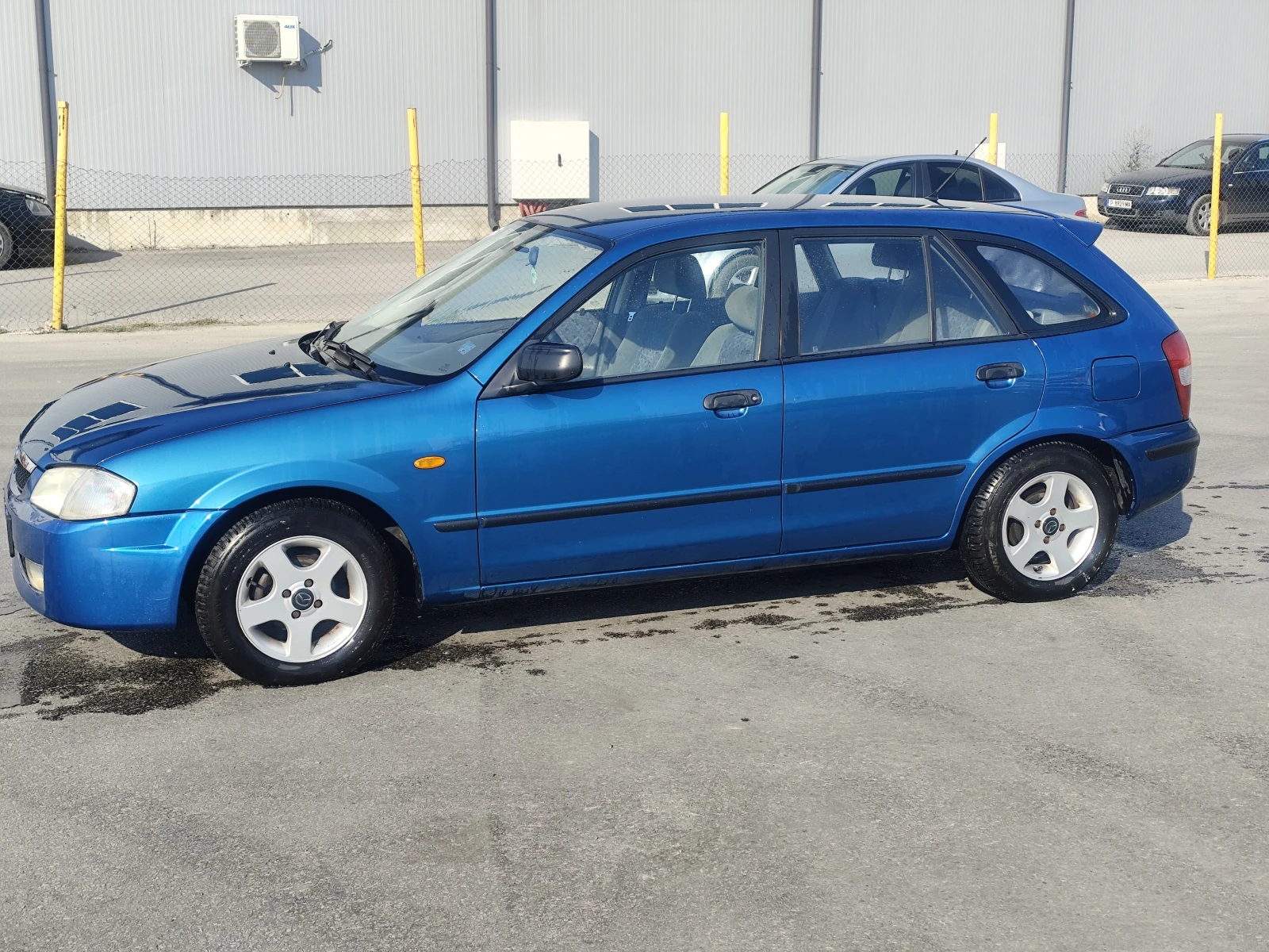 Mazda 323, снимка 3 - Автомобили и джипове - 55562416