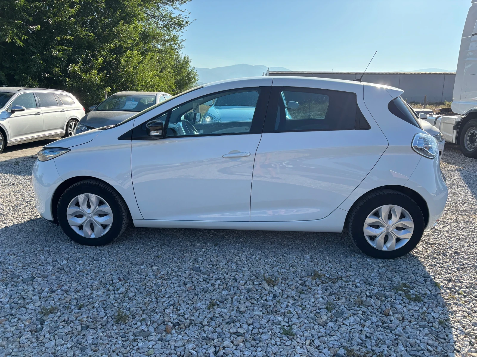 Renault Zoe 22kwh, снимка 7 - Автомобили и джипове - 55669290