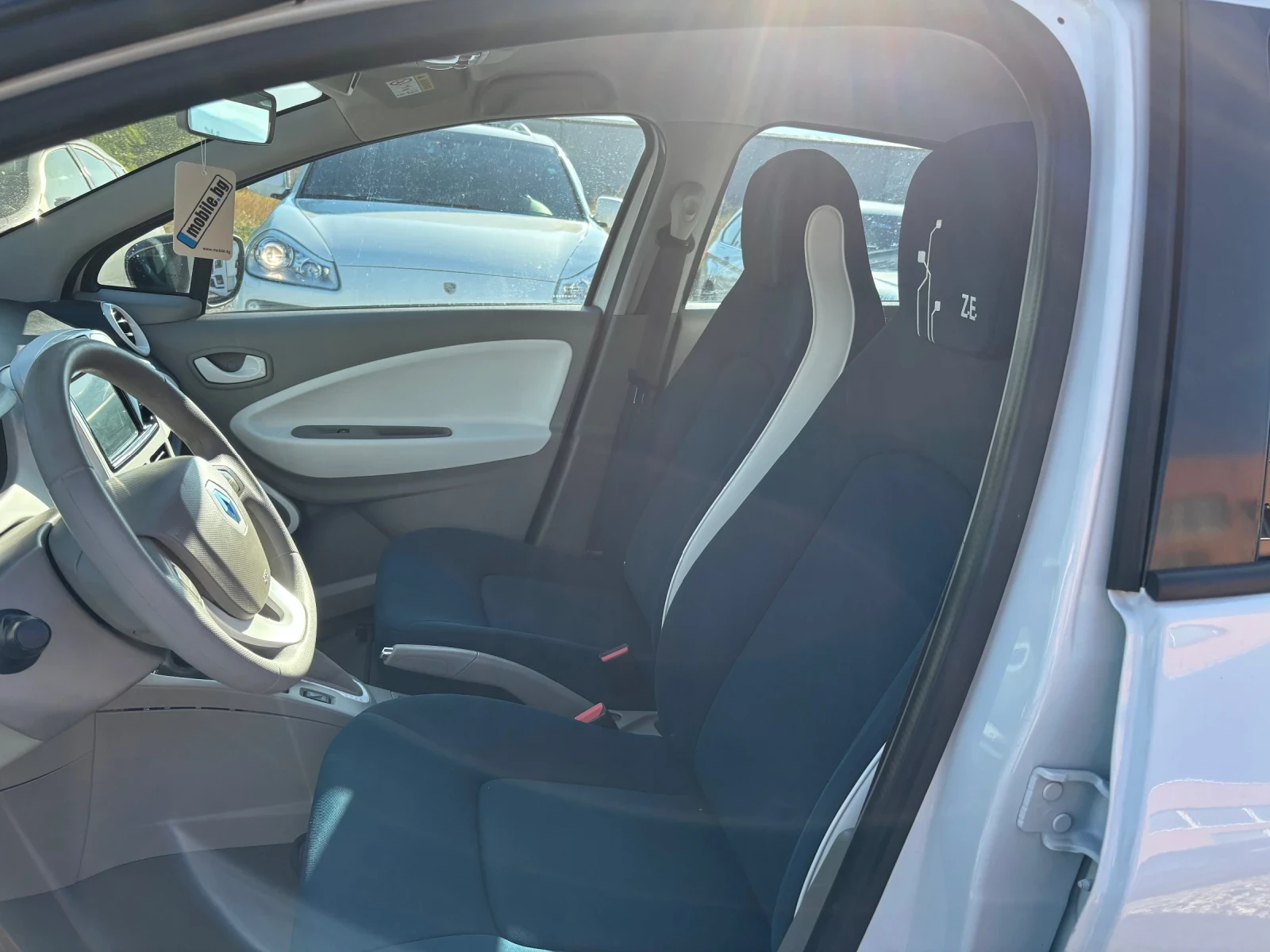 Renault Zoe 22kwh, снимка 12 - Автомобили и джипове - 55669290