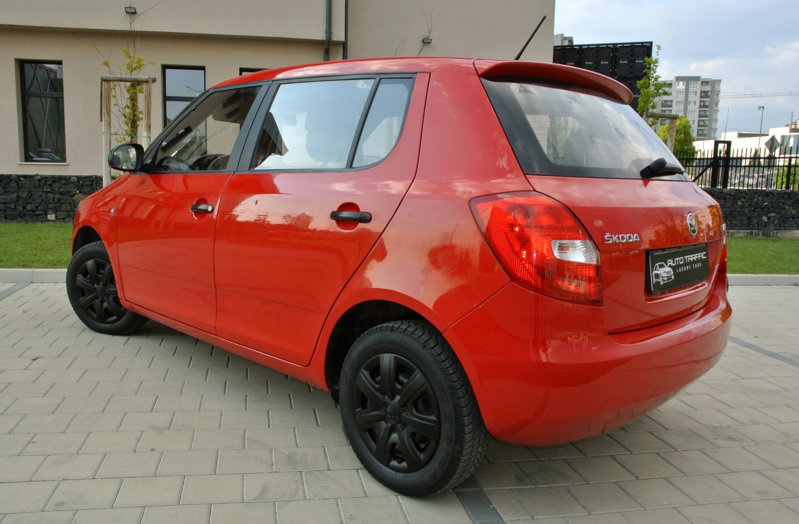 Skoda Fabia РЕГИСТРИРАН * 1.2* КЛИМАТИК* ЕВРО 5В, снимка 4 - Автомобили и джипове - 55684976