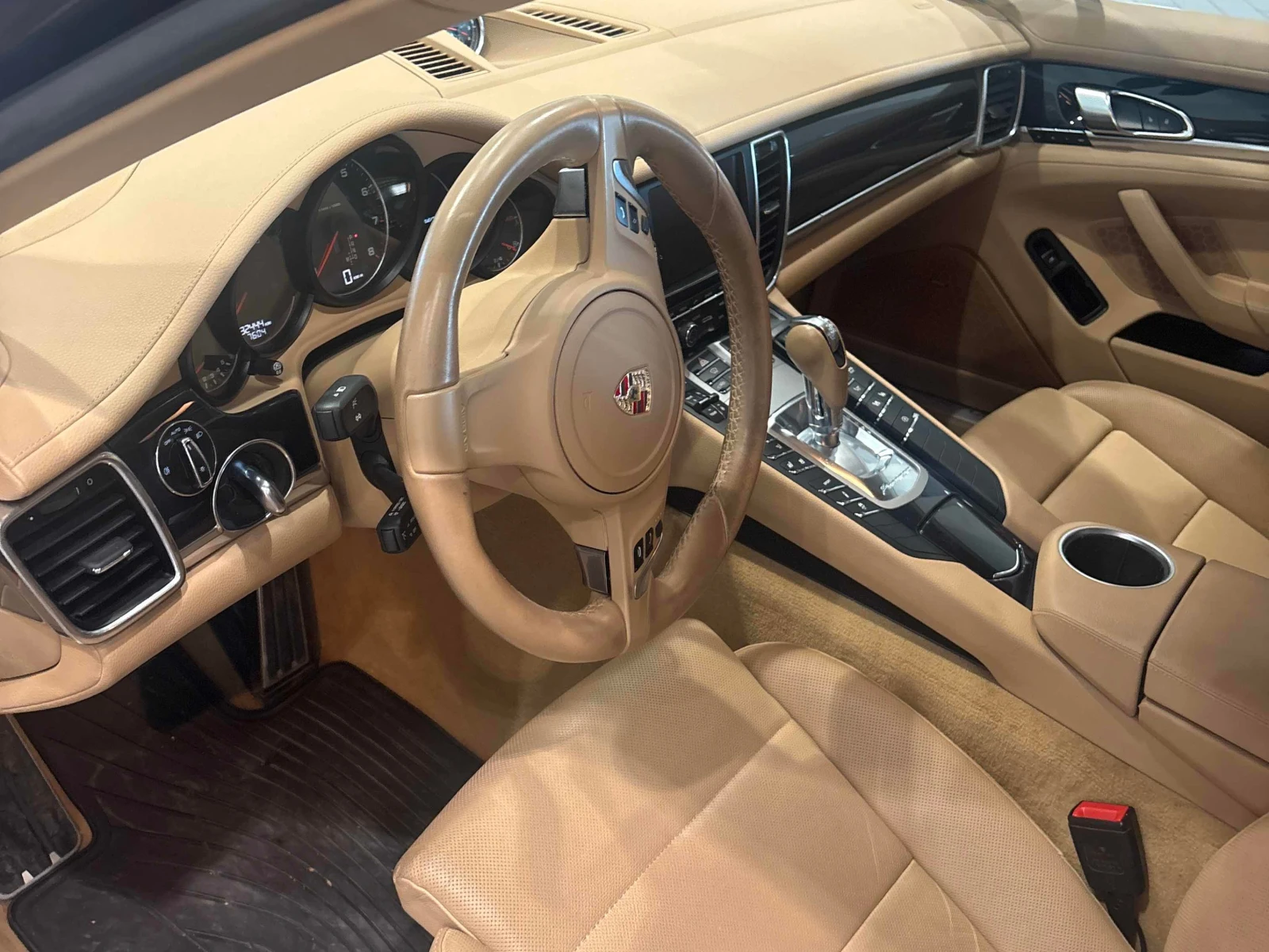 Porsche Panamera 35000KM * CARFAX * ОПЦИЯ ЗА ФИНАНСИРАНЕ, снимка 5 - Автомобили и джипове - 55875640