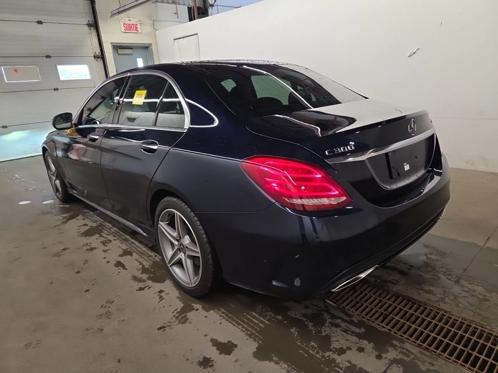 Mercedes-Benz C 300 AMG-pack* 360* Keyless* Пано* Подгрев, снимка 4 - Автомобили и джипове - 55996054
