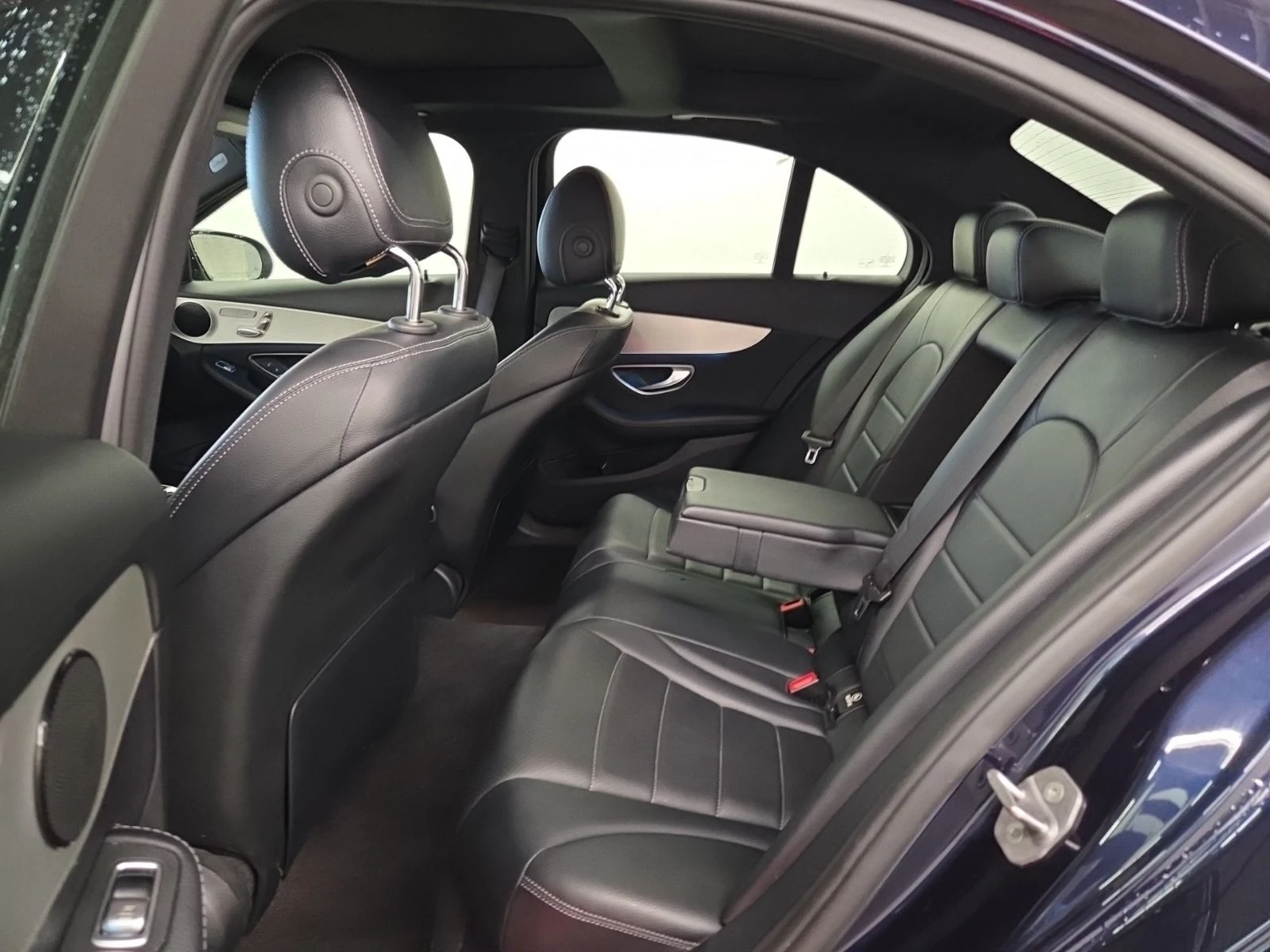 Mercedes-Benz C 300 AMG-pack* 360* Keyless* Пано* Подгрев, снимка 13 - Автомобили и джипове - 55996054
