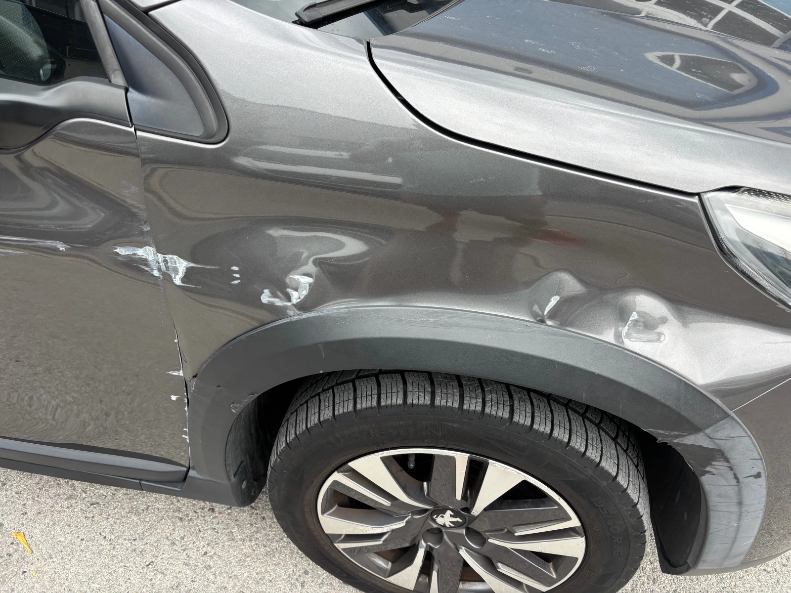 Peugeot 2008  Allure PureTech, снимка 11 - Автомобили и джипове - 56200466