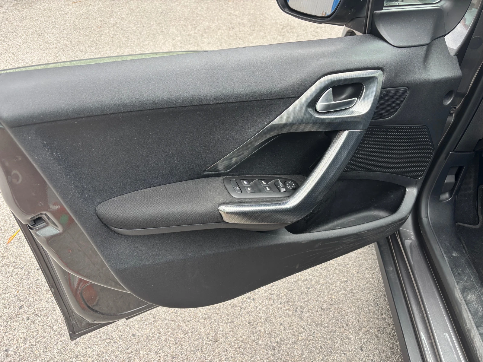 Peugeot 2008  Allure PureTech, снимка 14 - Автомобили и джипове - 56200466