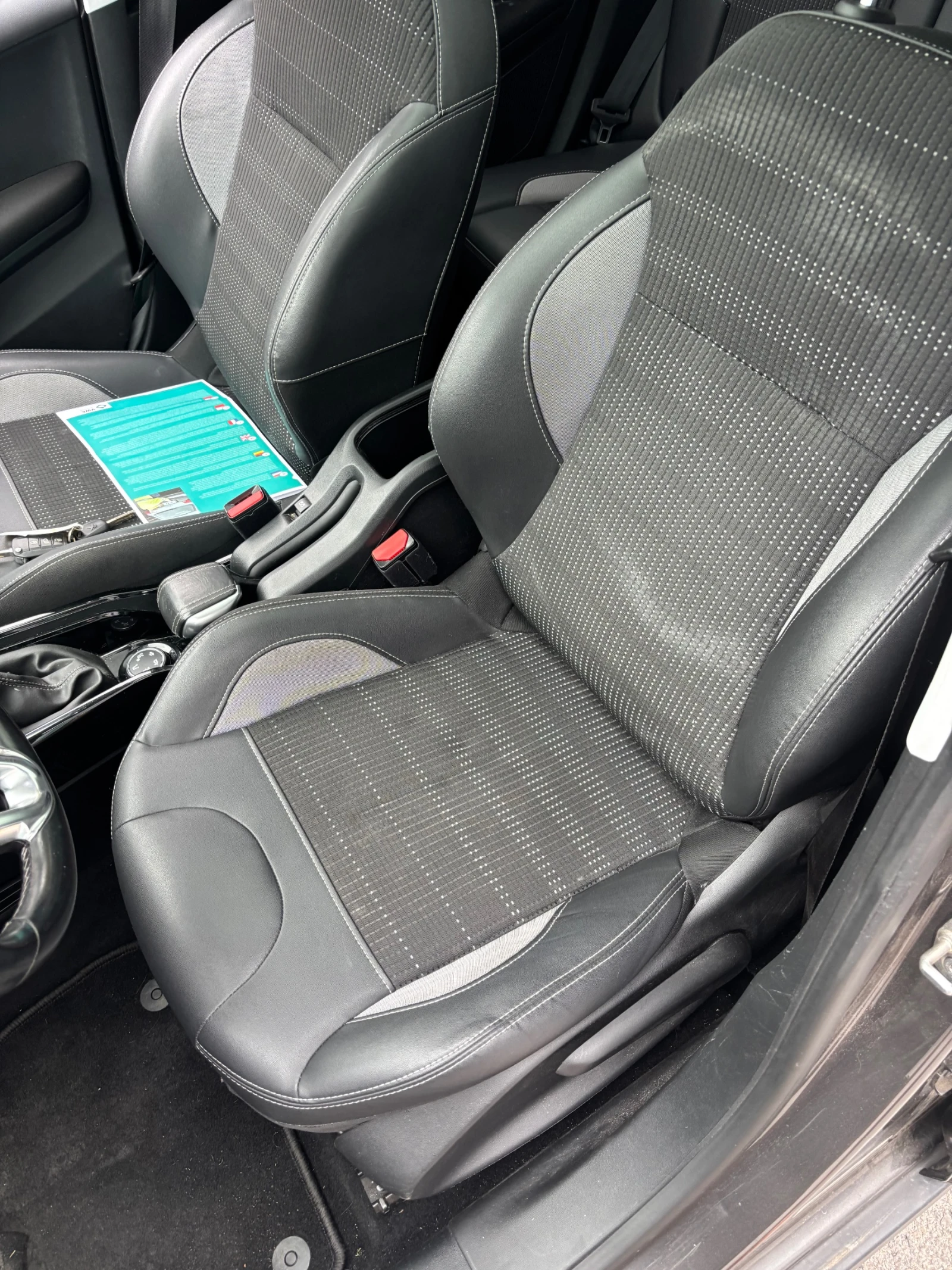 Peugeot 2008  Allure PureTech, снимка 13 - Автомобили и джипове - 56200466