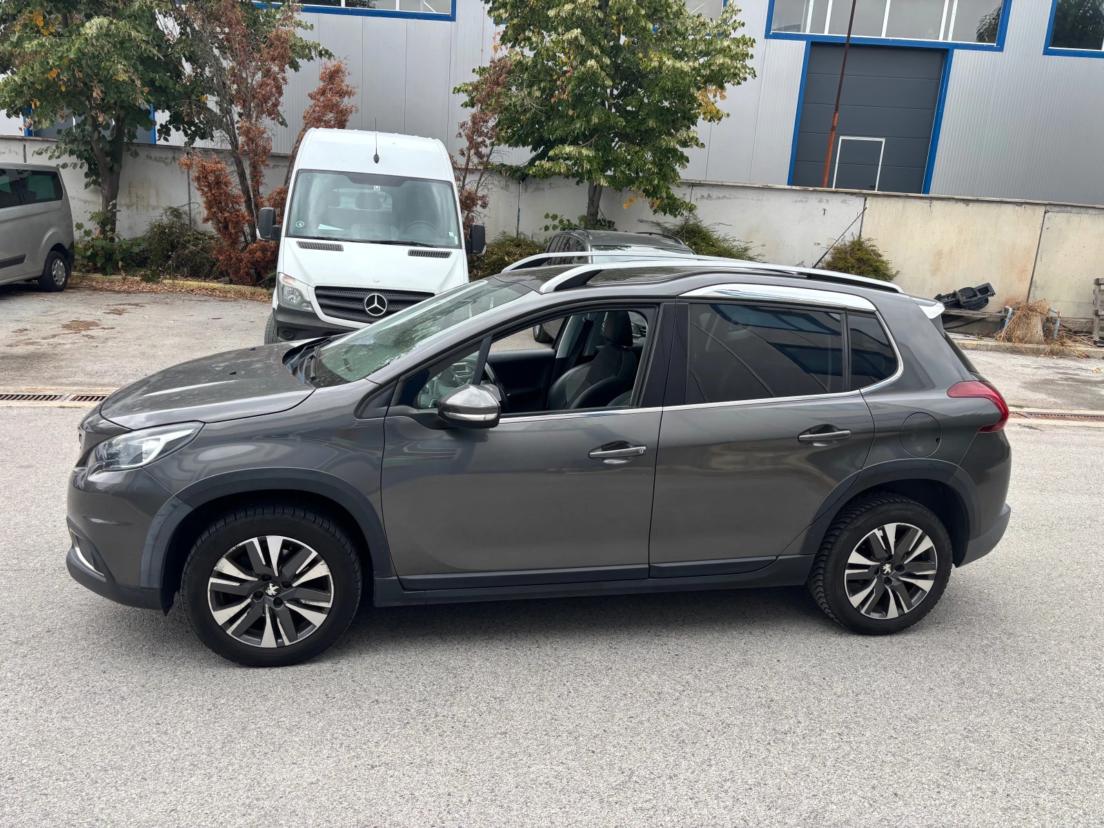 Peugeot 2008  Allure PureTech, снимка 2 - Автомобили и джипове - 56200466