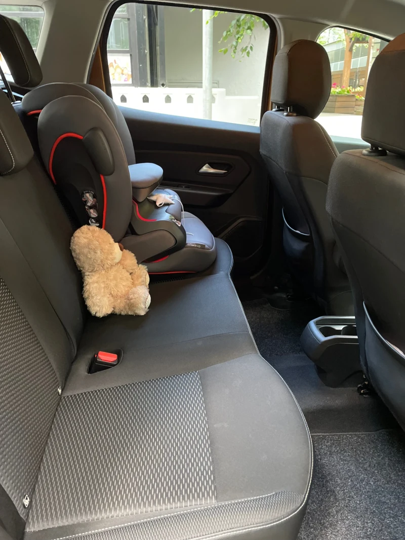 Dacia Duster 125 к.с., 4х4 (ГАРАНЦИЯ), снимка 5 - Автомобили и джипове - 52311931