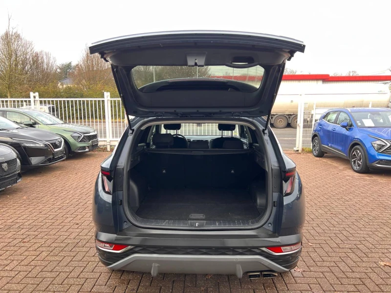 Hyundai Tucson 1.6 CRDI Creative, снимка 8 - Автомобили и джипове - 53074624