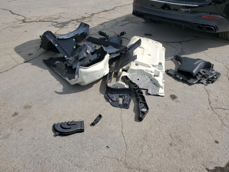 Mercedes-Benz GLE 63 S AMG 4MATIC* ДИСТРОНИК* 360* BURMESTER* ОБДУХВАНЕ* , снимка 13 - Автомобили и джипове - 53373159