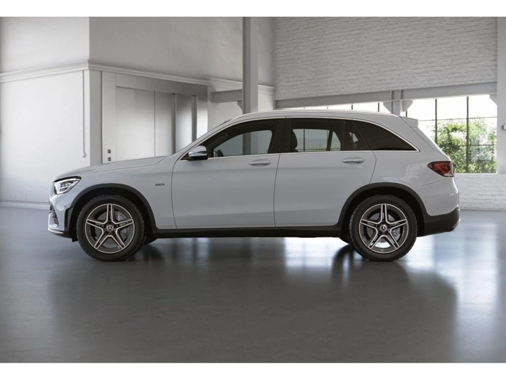 Mercedes-Benz GLC 300 e4M AMGSport - изображение 3