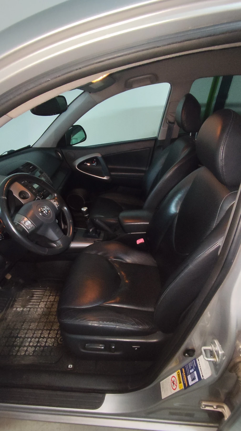 Toyota Rav4 2.2 D-4D - изображение 9