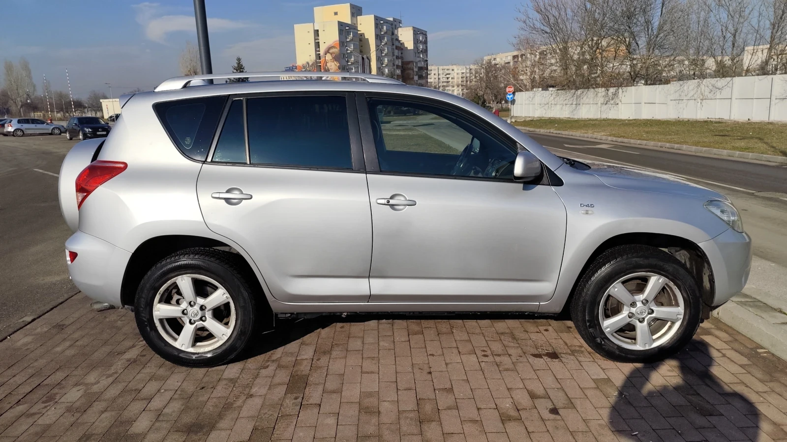 Toyota Rav4 2.2 D-4D - изображение 2