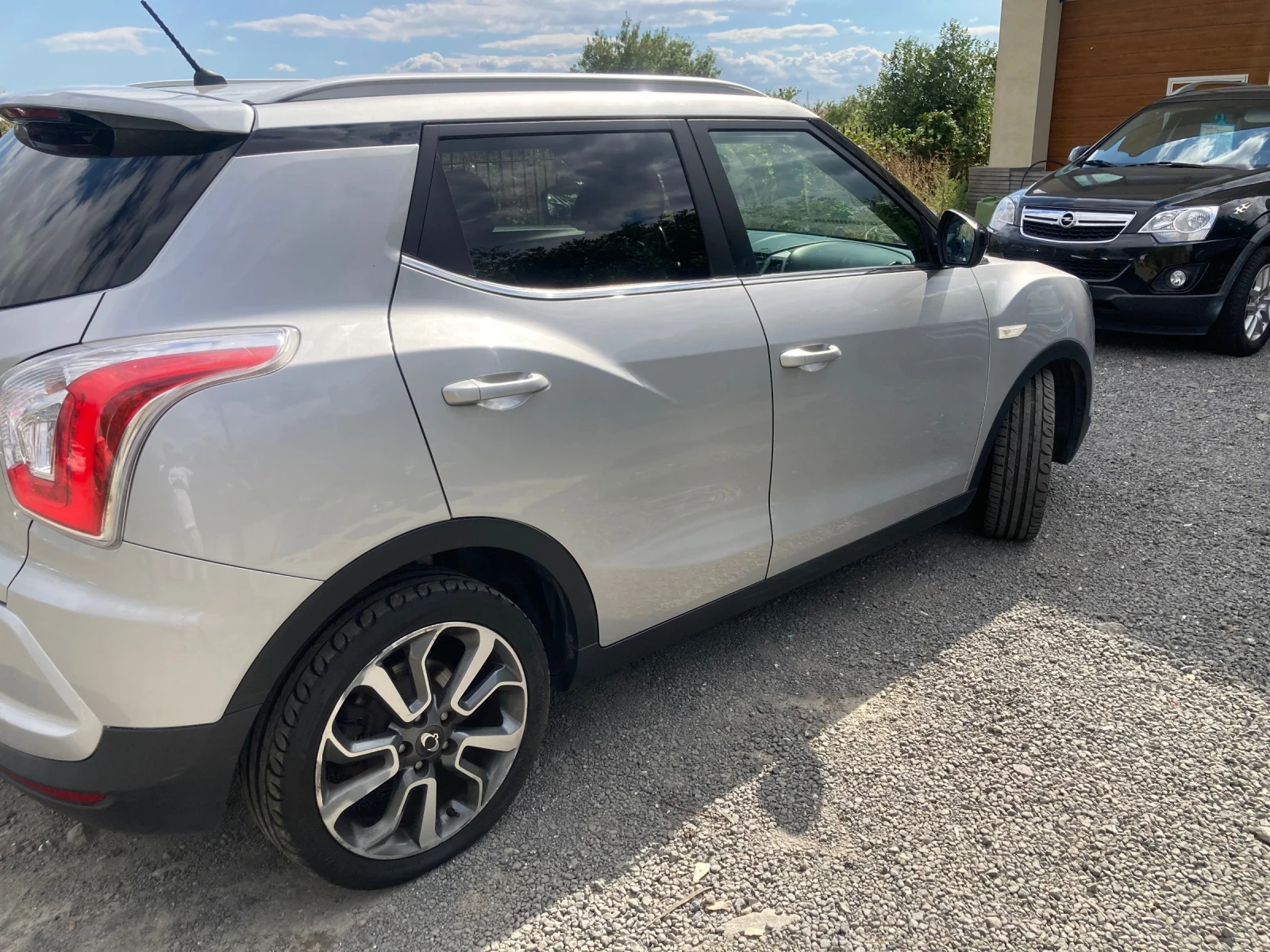 SsangYong Tivoli  - изображение 5