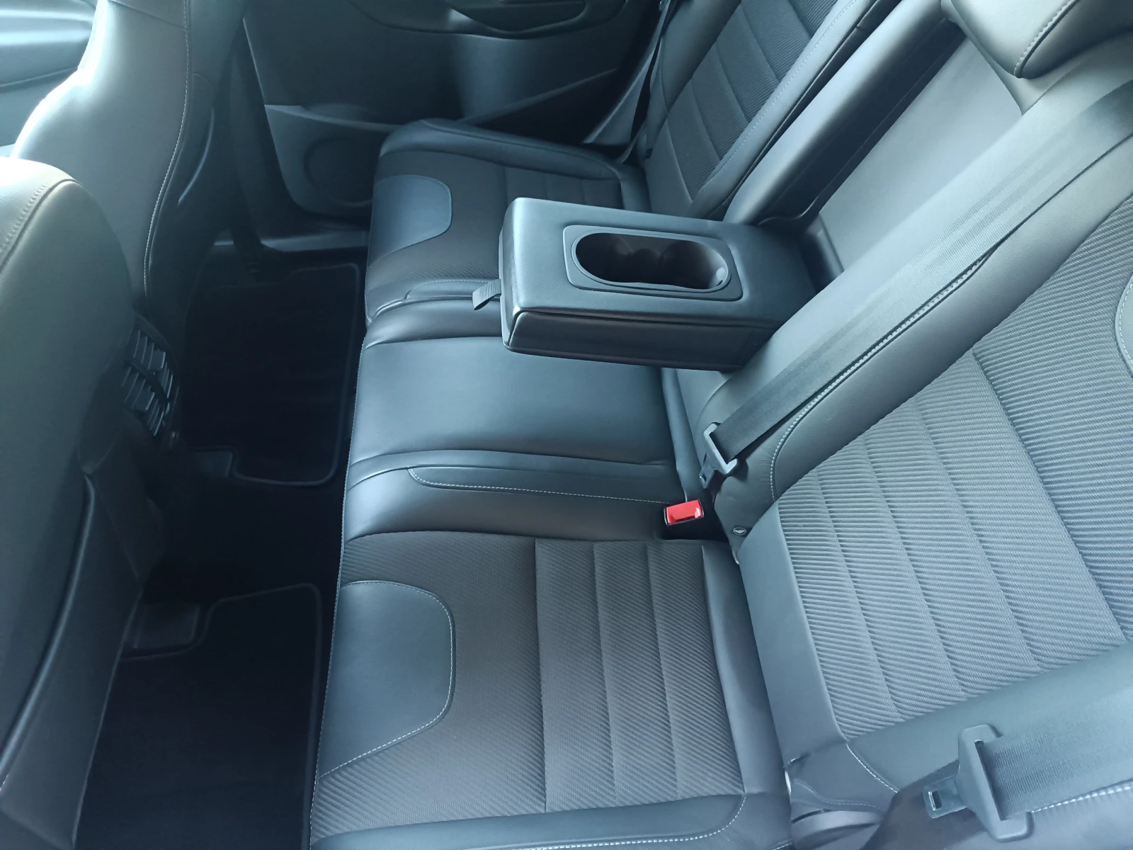 Ford Kuga 2.0 TDCi 4x4, снимка 10 - Автомобили и джипове - 54315504