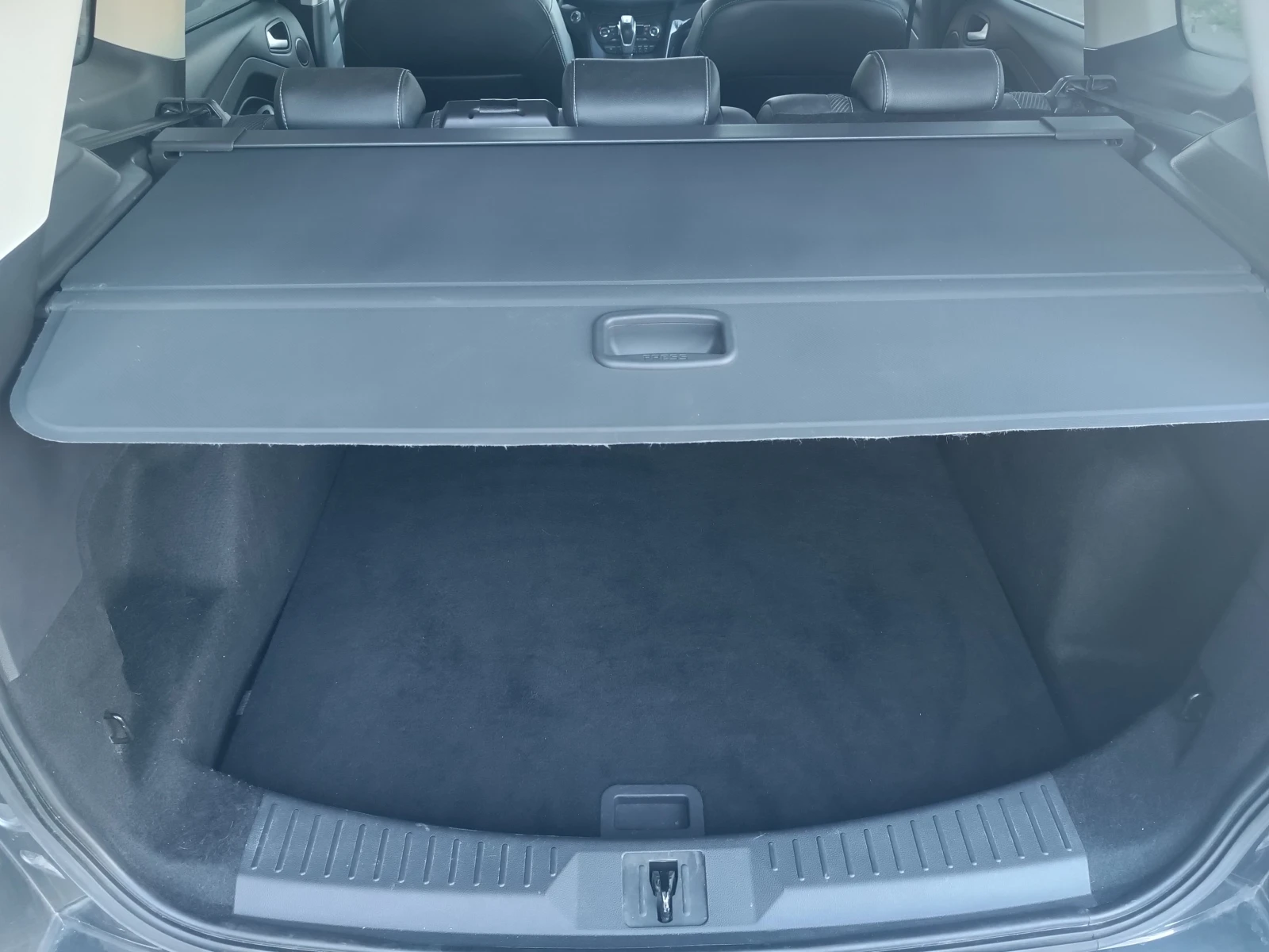 Ford Kuga 2.0 TDCi 4x4, снимка 11 - Автомобили и джипове - 54315504