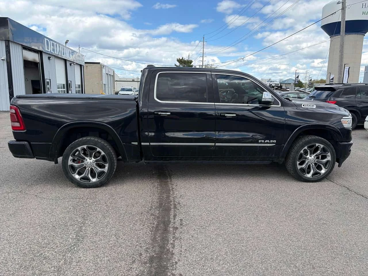 Dodge RAM 1500 Limited / 360 / HUD / ОБДУХВАНЕ /  ВЪЗДУХ , снимка 3 - Автомобили и джипове - 54513592