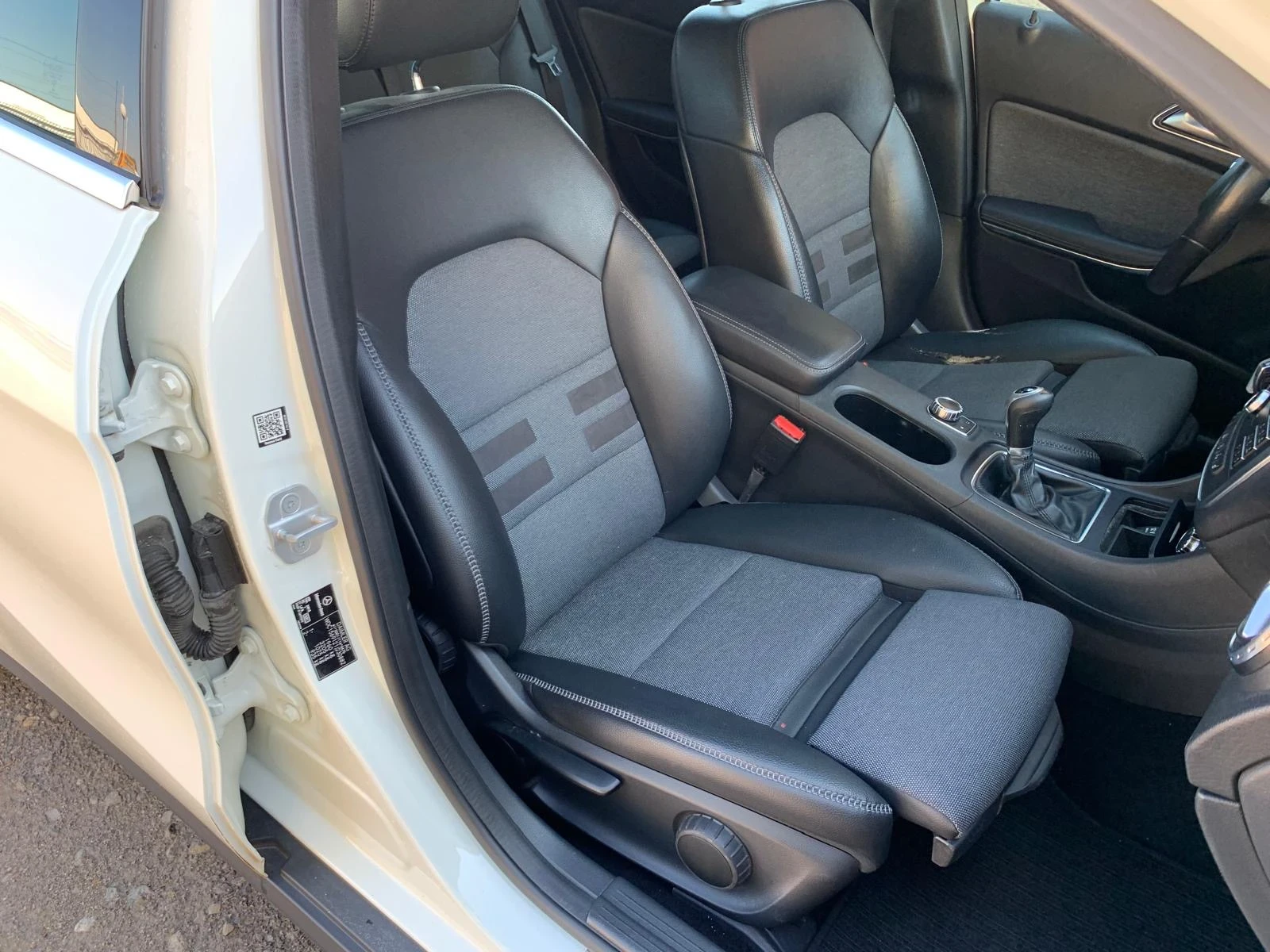 Mercedes-Benz GLA 180 D EURO 6, снимка 15 - Автомобили и джипове - 55038249