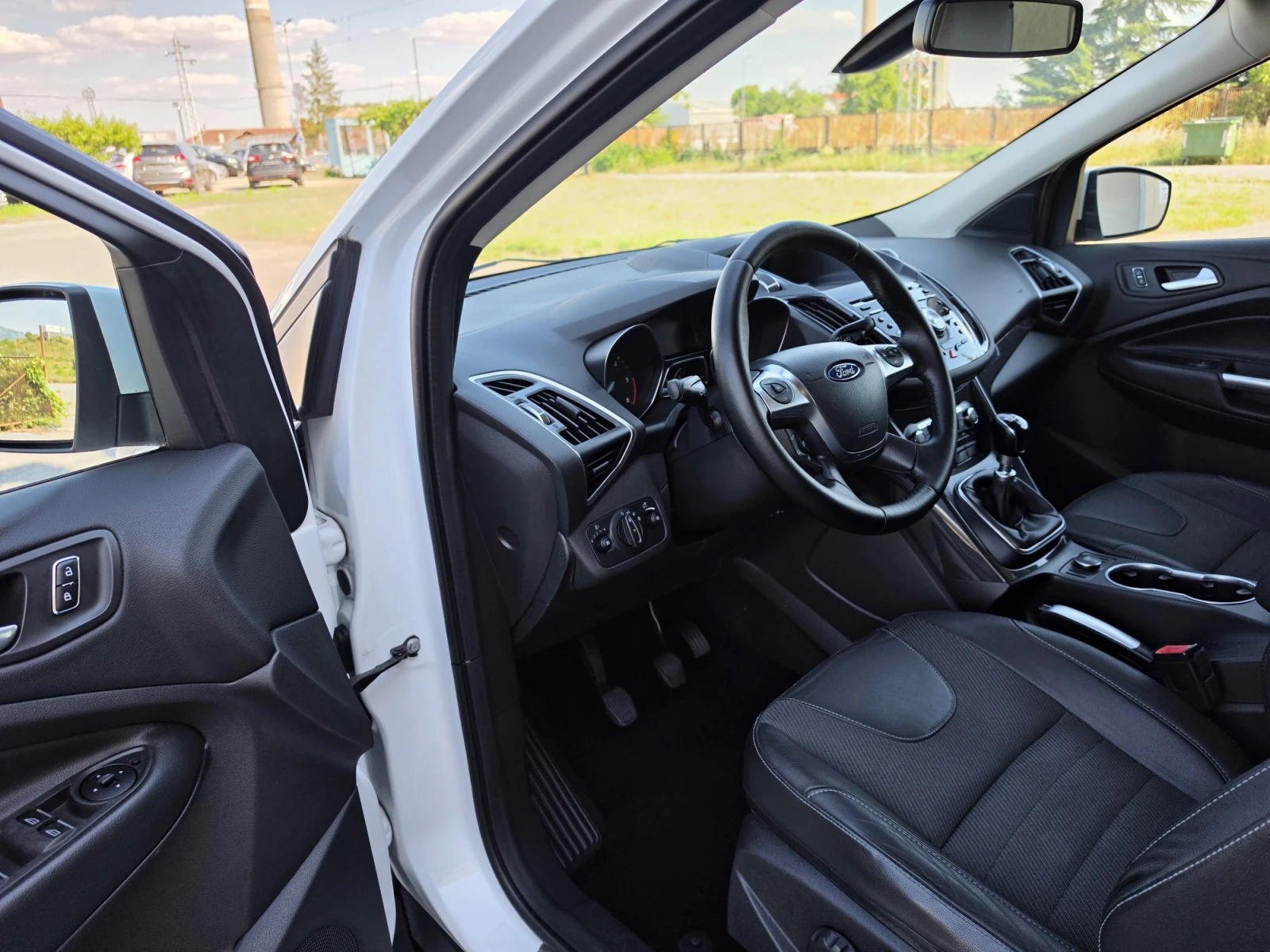 Ford Kuga 2.0 4x4 150к.с. TITANIUM, снимка 9 - Автомобили и джипове - 55387069