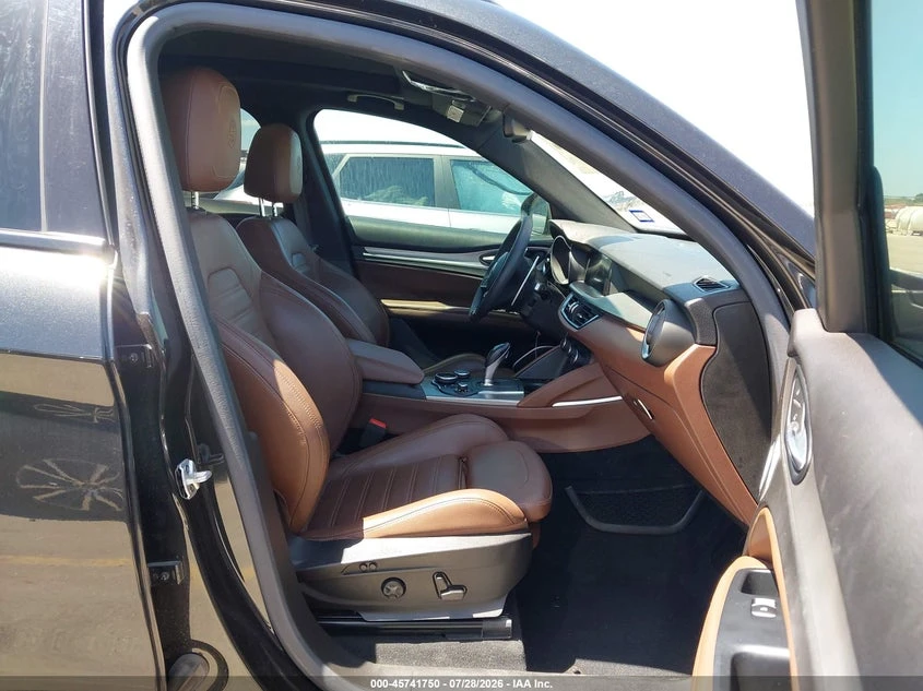 Alfa Romeo Stelvio 2.0l Ti Sport Awd, снимка 5 - Автомобили и джипове - 55591571