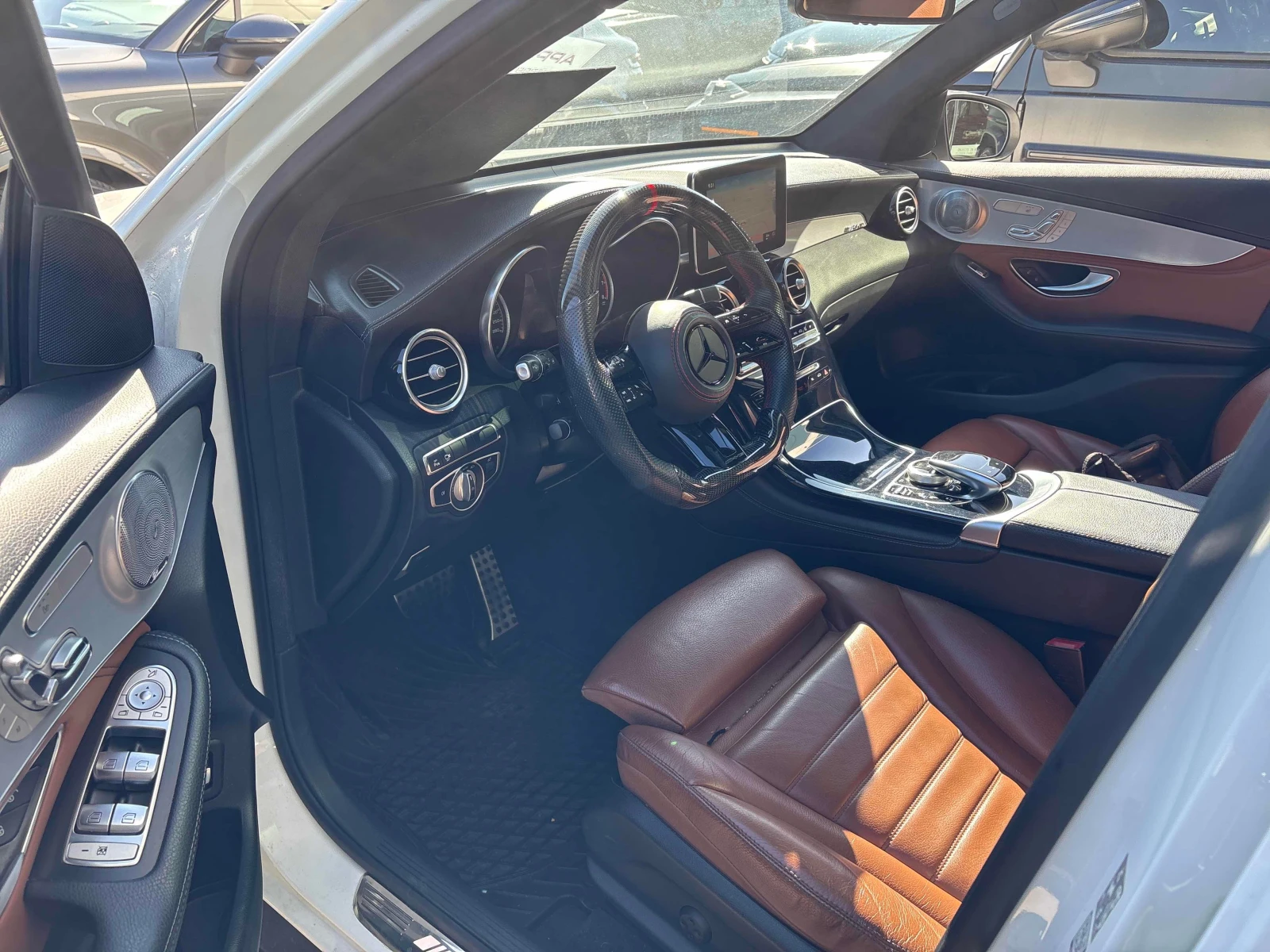 Mercedes-Benz GLC * AMG 43 * CARFAX * ЦЕНА ДО БГ, снимка 8 - Автомобили и джипове - 56084673