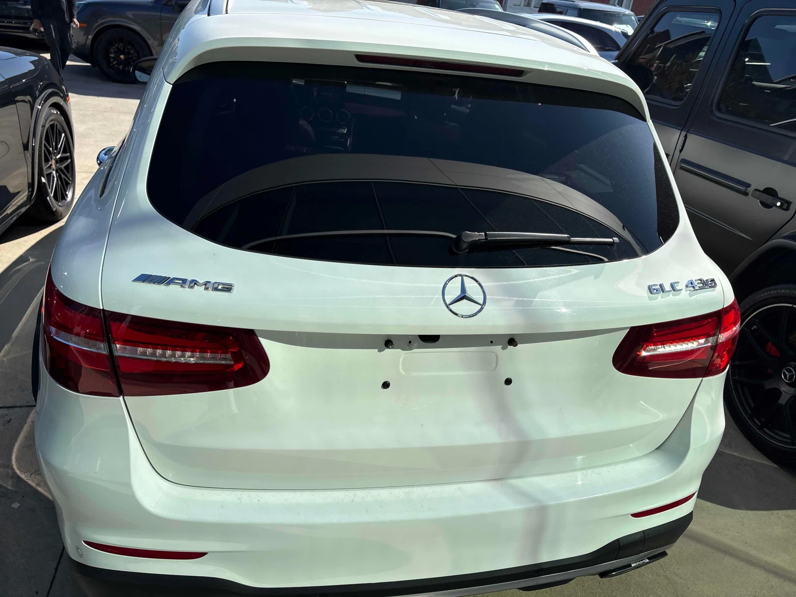 Mercedes-Benz GLC * AMG 43 * CARFAX * ЦЕНА ДО БГ, снимка 4 - Автомобили и джипове - 56084673