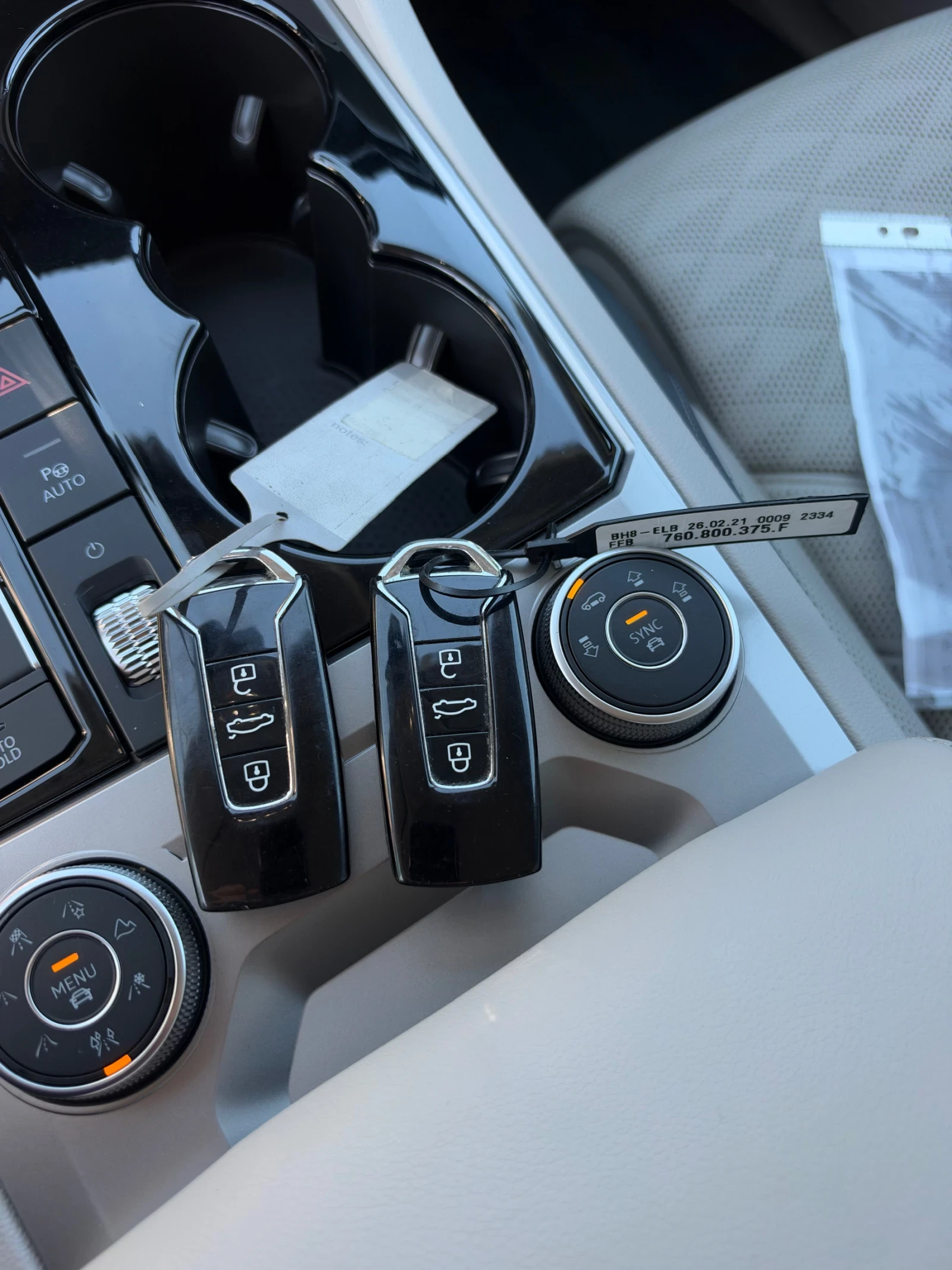 VW Touareg, снимка 13 - Автомобили и джипове - 56728671