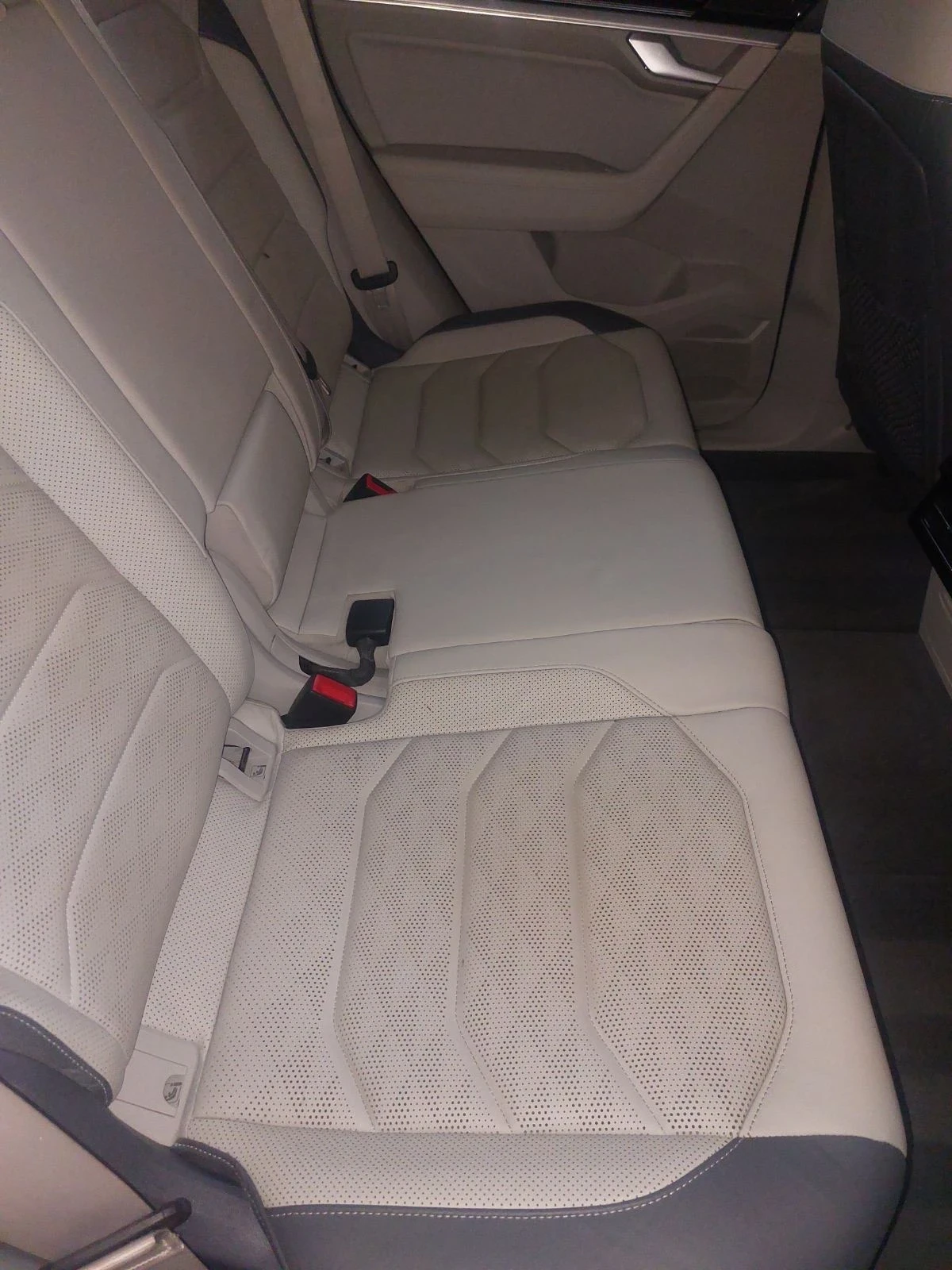VW Touareg, снимка 9 - Автомобили и джипове - 56728671