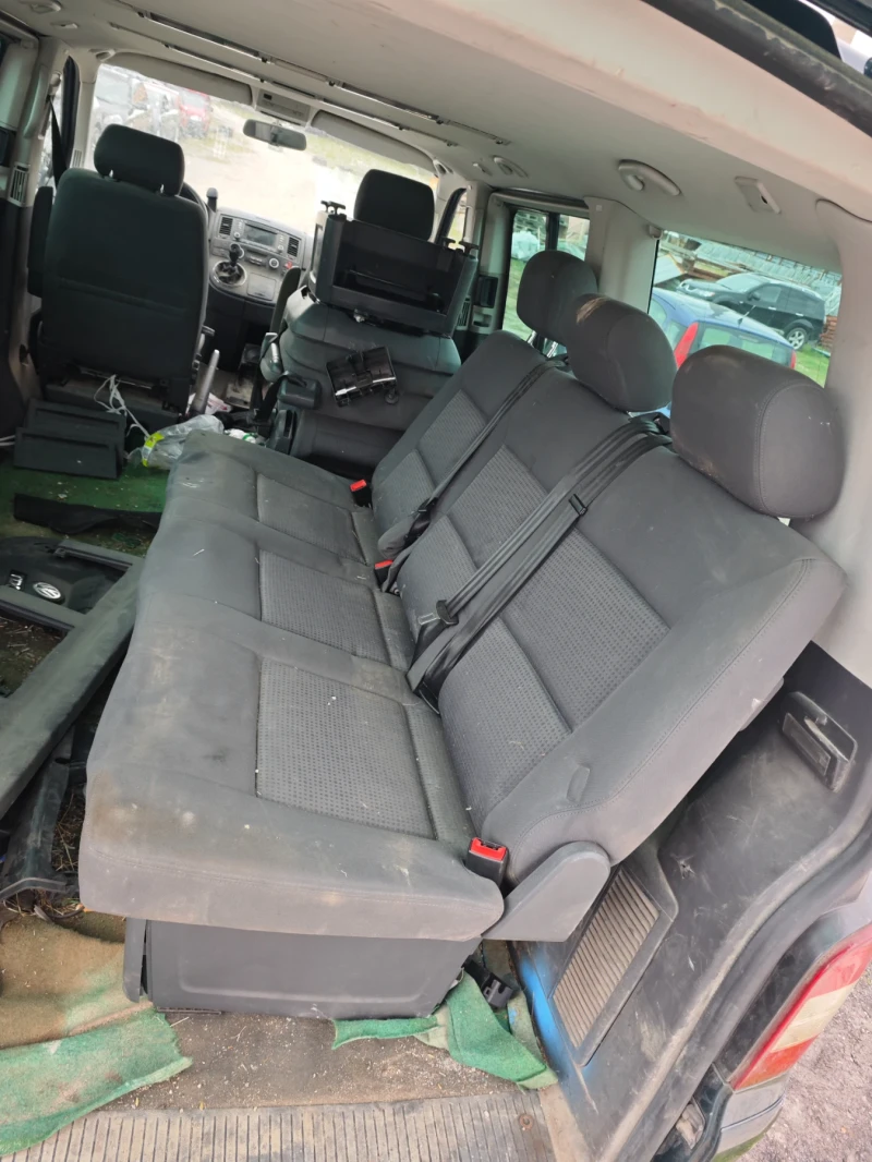 VW Multivan 2.5 TDI, снимка 5 - Бусове и автобуси - 49891053