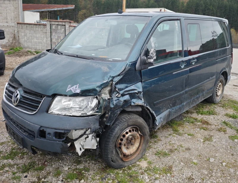 VW Multivan 2.5 TDI, снимка 3 - Бусове и автобуси - 49891053