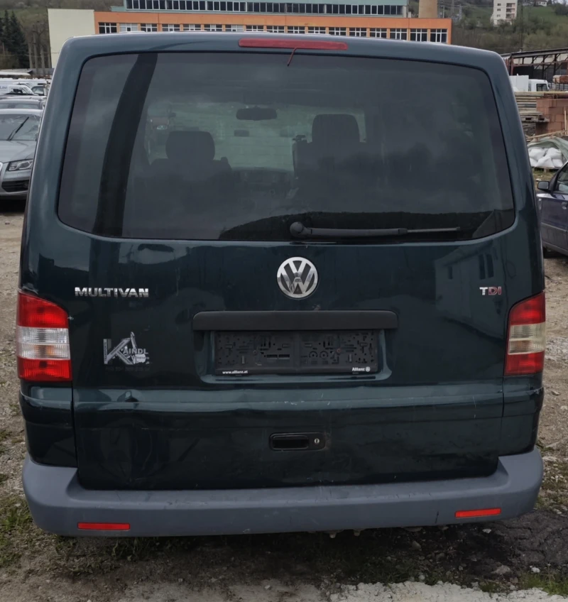VW Multivan 2.5 TDI, снимка 4 - Бусове и автобуси - 49891053