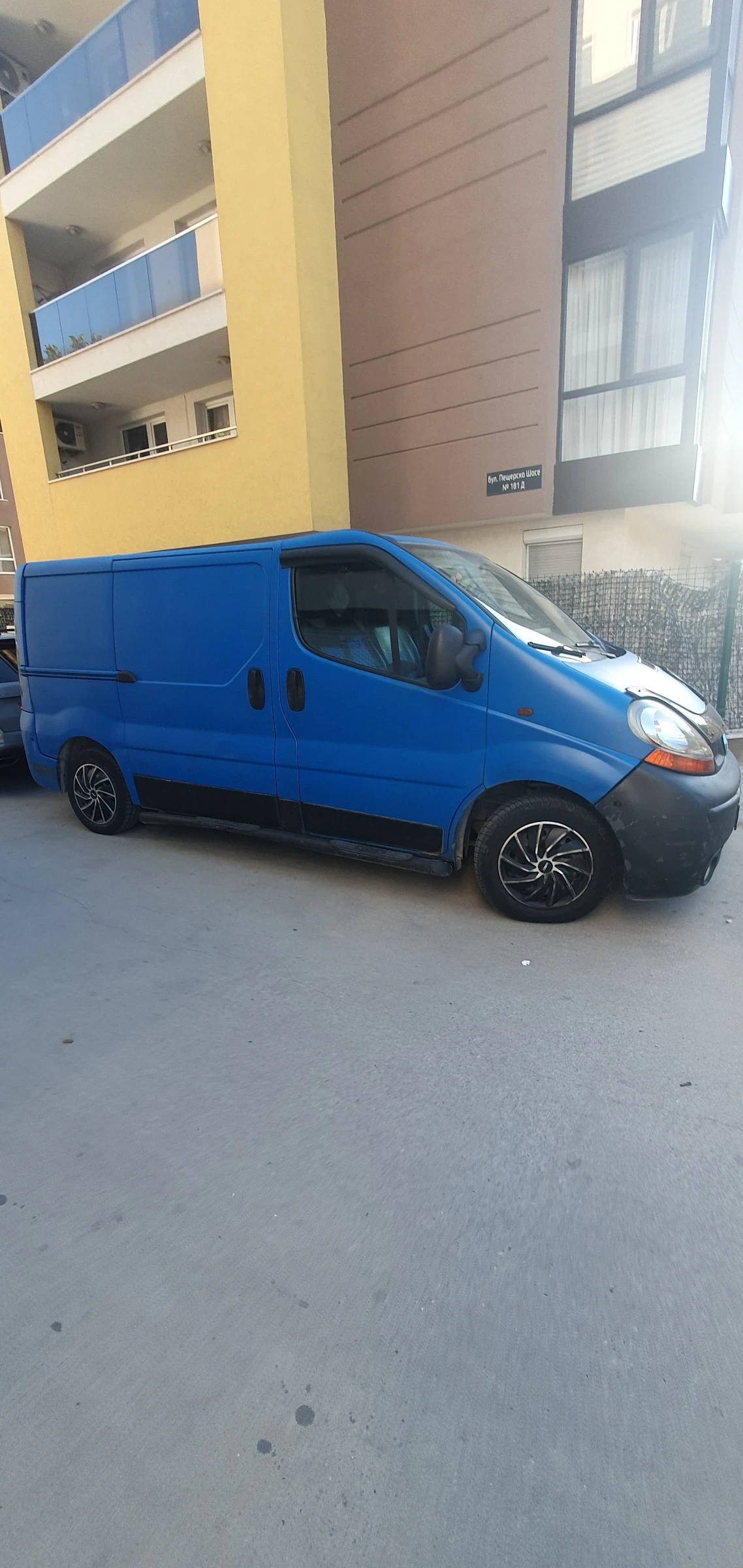 Renault Trafic 1.9dci, снимка 3 - Бусове и автобуси - 56416391