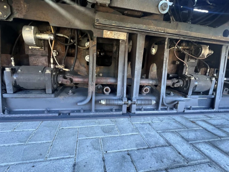 Асфалтополагаща машина Друга марка, снимка 5 - Индустриална техника - 47922273