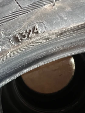 Гуми Всесезонни 255/40R20, снимка 2 - Гуми и джанти - 53104090