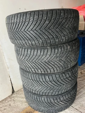 Гуми Всесезонни 255/40R20