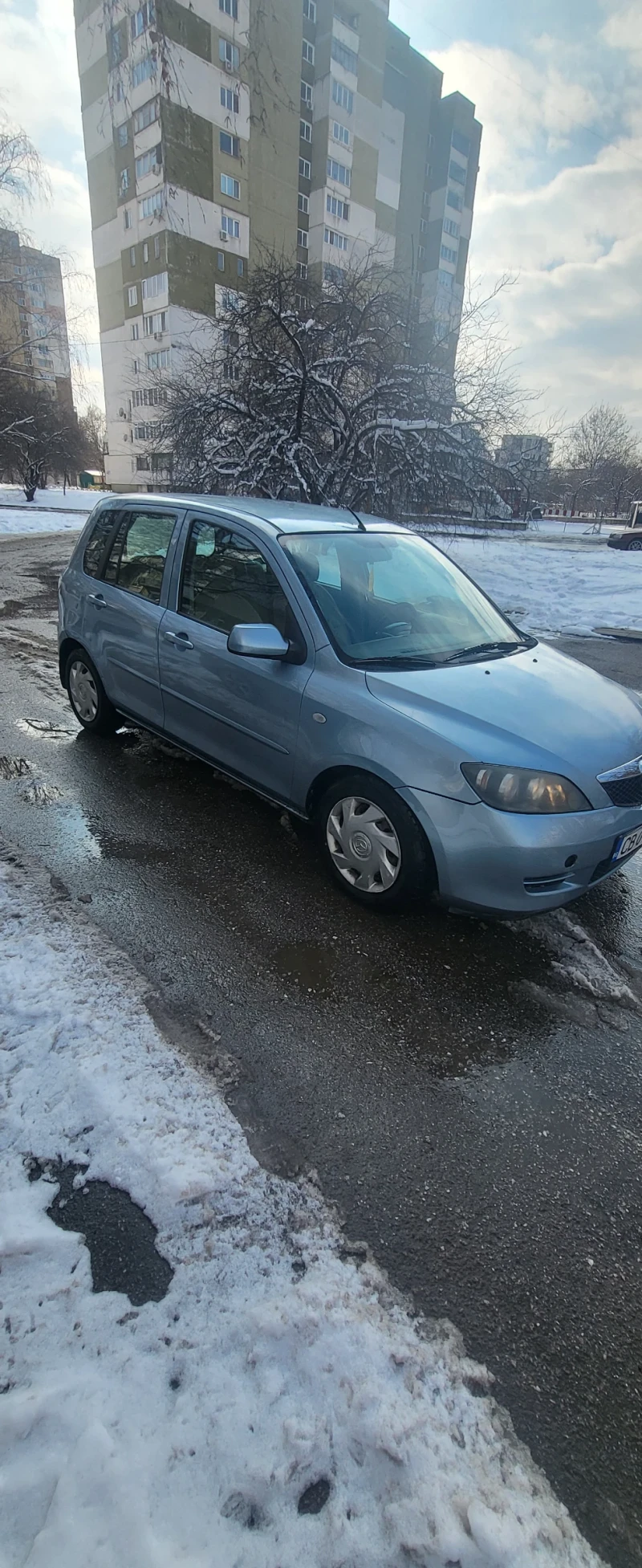 Mazda 2 1.4 дизел  2чифта гуми, снимка 2 - Автомобили и джипове - 49180670