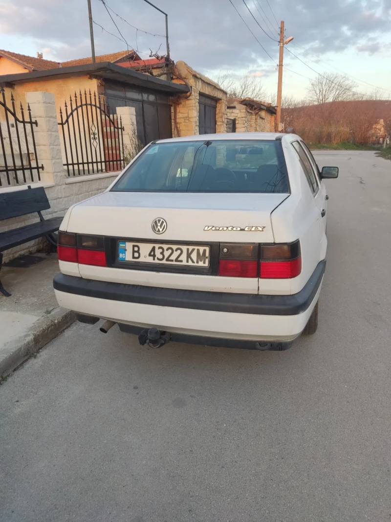 VW Vento, снимка 2 - Автомобили и джипове - 49576965